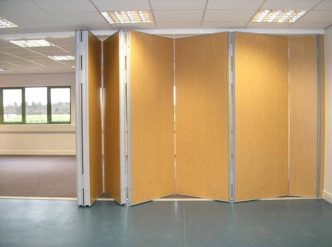 Movable acoustic partition